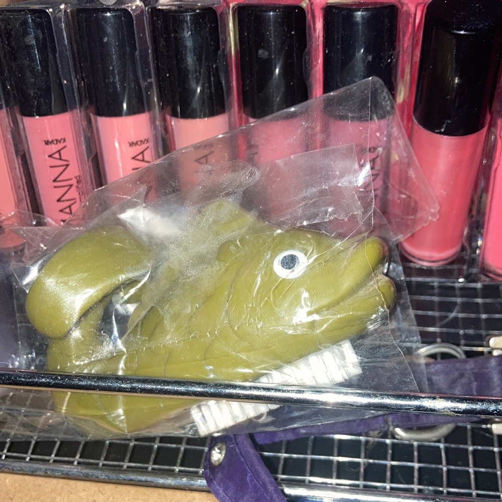 🆕Cute fish nail brush huge price drop